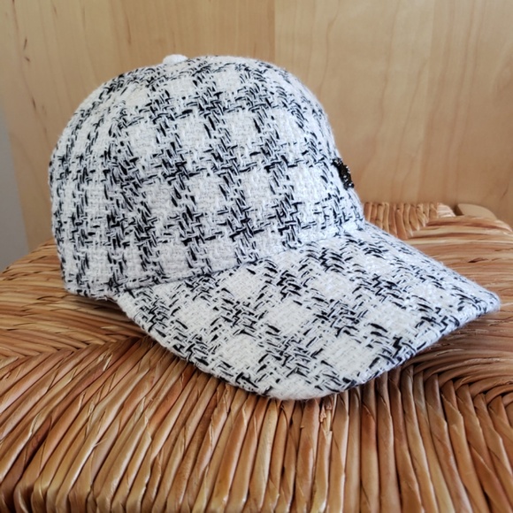 Karl Lagerfeld Signature Boucle Plaid Cap NEW! main image 6